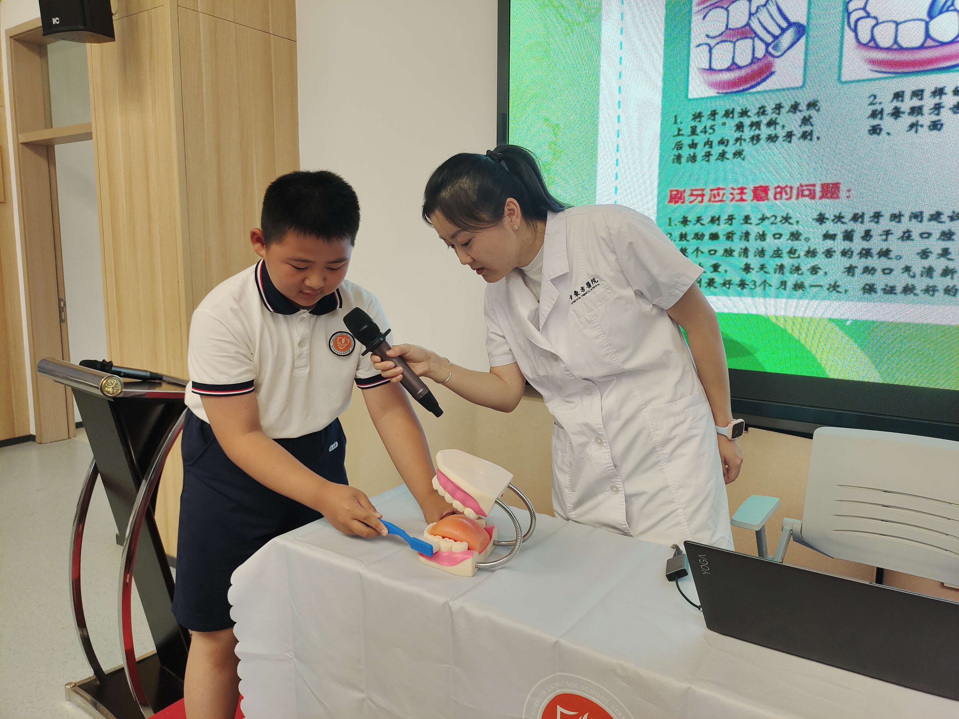 連云區(qū)健康口腔衛(wèi)生進校園活動（刷牙3）.jpg
